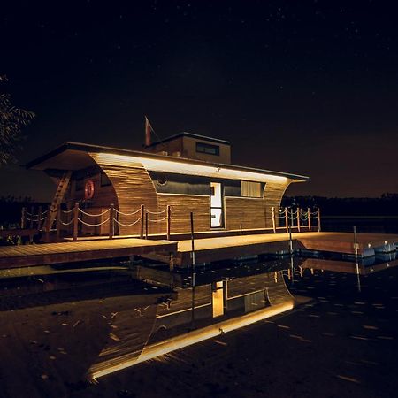 Отель Houseboat Slesin Экстерьер фото