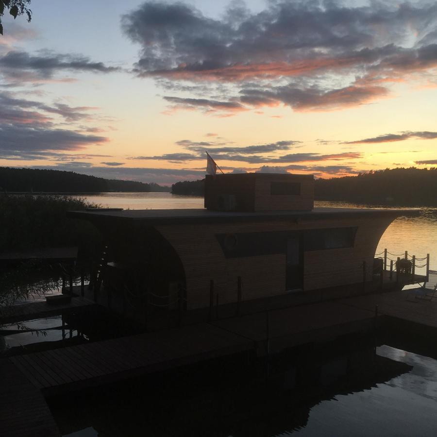 Отель Houseboat Slesin Экстерьер фото